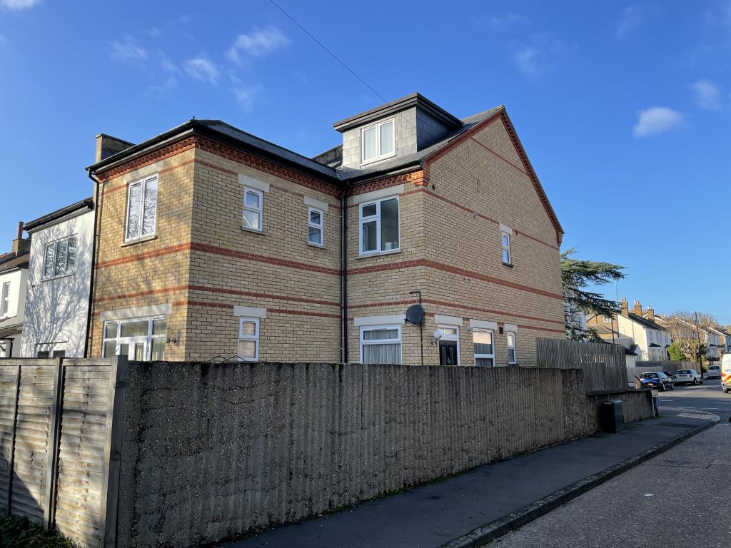 Lot: 101 - FREEHOLD GROUND RENTS - External image of the rear of the building from side road